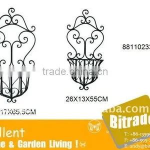 Metal Wall Plant Holder thumbnail-1