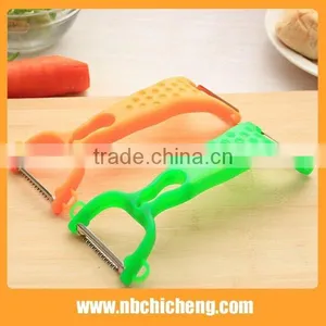 Multifunction Kitchen Slicer Plastic Fruit Vegetable Peeler thumbnail-1
