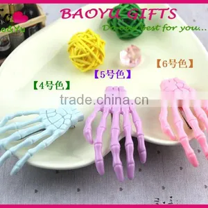 Promotion Hair Clip Skeleton Hair Clip Hand Bone Hair Clip thumbnail-3