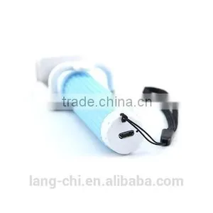 Popular Foldable Selfie Stick With Wire thumbnail-3