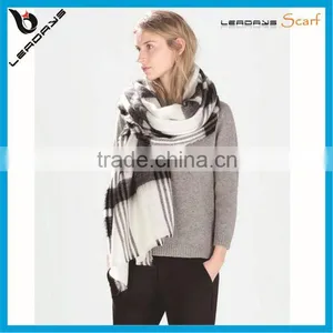 Plaid Tartan Brand Name Classic Oversize Winter Scarf thumbnail-1