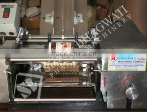 Semi Automatic Bottle Wet Glue Labelling Machine thumbnail-1