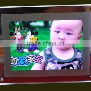 High Quality Metal Family GIfts of New Modern Design Craft Latest Design of Photo Frame thumbnail-4