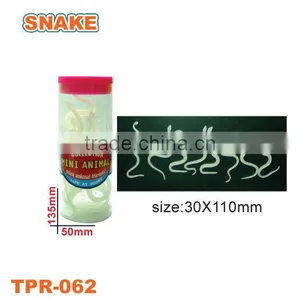 Barrel Glowing Plastic Snakes thumbnail-1