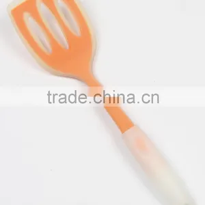 Heat-resistant Non-stick Silicone Kitchen Tools / Silicone Kitchen Utensil thumbnail-3