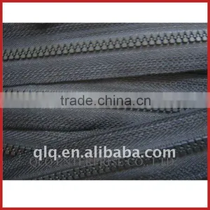 Black Plastic Long Chain Zipper thumbnail-1