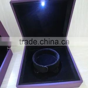 Luxur Varnished Color Jewelry Set Ring Box Bracelet Box Nacklace Box Wedding Gift Set With LED Jewelry Wooden Box thumbnail-4