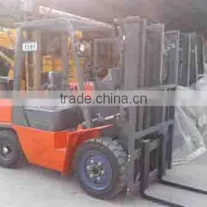 Forklift 3 Ton, Diesel Engine, Tyre 28X9-15/6.5-10, Lifting Height 3m, Fork 1070mm thumbnail-2