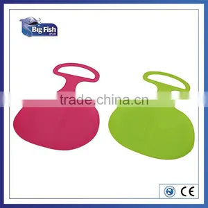 Winter Essentials Round Solo Mini Sliding Sledge Plastic Snow Glider thumbnail-1