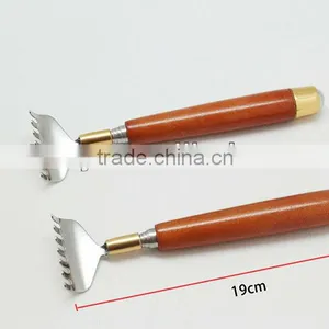 Telescopic Back Scratcher thumbnail-1