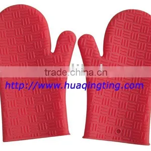 Silicone Oven Mitts thumbnail-1