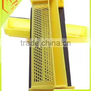 Integrated Bee Pollen Trap With Pollen Box Plastic Material of Beekeeping Equipment thumbnail-1