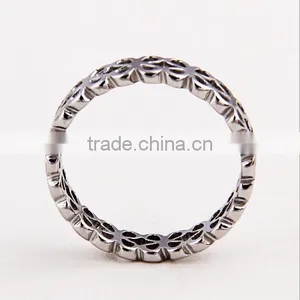 Custom Hollow Clover Design Women Rings Fashion Style Lady Lucky Clover Single Rings for Sales thumbnail-3