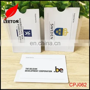 Factory Custom Vertical Plastic ID Card Holder thumbnail-5