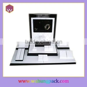 Popular Jewelry Sets Display Stand With Customized Video Design thumbnail-2