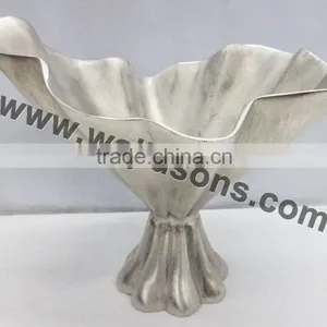 Metal Aluminium Vase 2013 thumbnail-1