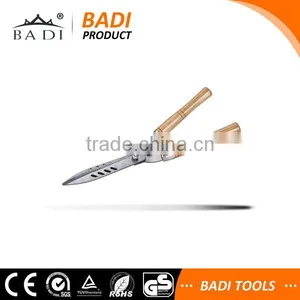Best Quality Wooden Handle Hand Scissors thumbnail-2
