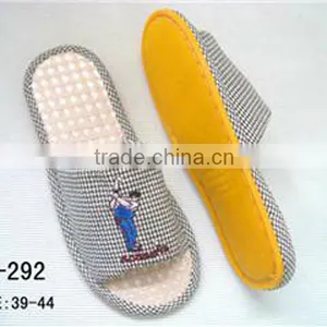 Olicom Warm Nude Ladies Indoor Slippers, Fancy Nude Ladies Indoor Soft Slippers, Wholesale Ladies Winter Indoor Slippers thumbnail-1