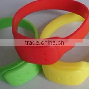 Silicone Mosquito Repellent Bracelets thumbnail-1