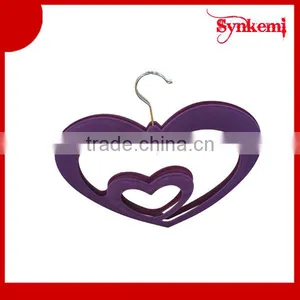 Heart Shaped Plastic Velvet Tie Hanger thumbnail-1