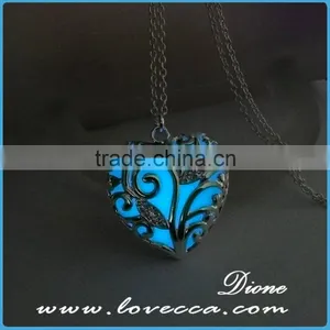 Cheap Alloy Luminous Glow in the Dark Heart Locket Charm Pendant Ladies Jewelry Necklace thumbnail-4