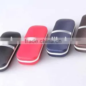 Plastic Glasses Box With Metal Strip and Magnet PU Glasses Case thumbnail-1