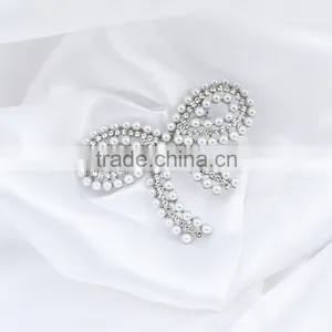 European Classic Platinum Micro Explosion Zircon Fashion Exquisite Bow Brooch Men Wedding Brooch thumbnail-3