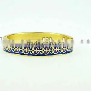 Elegant Bangle thumbnail-1