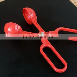 Kitchenware Small Plastic Manual Meatball Maker thumbnail-3