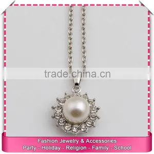 Modern Pearl Necklace Design, Female Pearl Pendant Necklace thumbnail-1