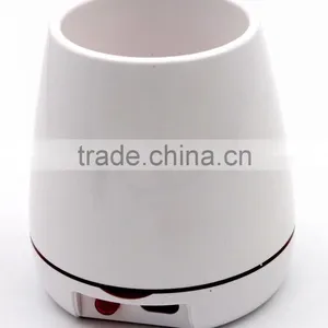 Desktop Flower Pot With USB Charger thumbnail-1