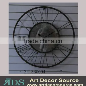 Iron Hang Wall Clock thumbnail-1