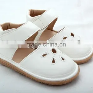 White New Design Hot Sales Wholesale Squeaky Shoes for Little Girls thumbnail-2