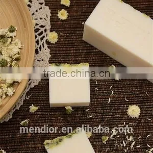 Natural White Chrysanthemum Essential Oil & Goat Milk Handmade Soap Face Cleaning Soap Dry Flower Antiallergic OEM Custom Brand thumbnail-2