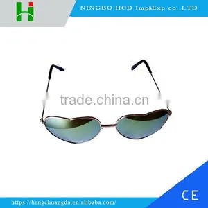 New Trend Retro Metal Heart Shape Sunglasses thumbnail-3