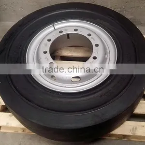 Hydraulic Container Load Solid Tyre for Truck Trailer Used in Stations Docks Tire 1000-20 thumbnail-2