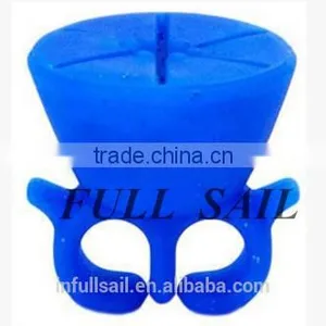 2016 Newest Silicone Gripper Finger Wearable Ring Nail Polish Holder thumbnail-1