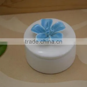 Wholesale Porcelain Jewel Box With Flower Shape Design thumbnail-4