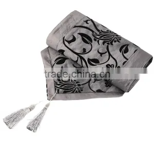 2016 New Flock Floral White Taffeta Retro Decorative Wedding Bed Table Runner Cloth thumbnail-3