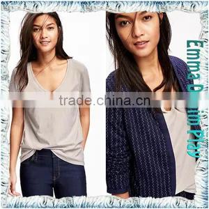 Latest Style Customized Made Sketch Leisure Ladies Grey Organic Cotton Deep V Neck T Shirts thumbnail-4