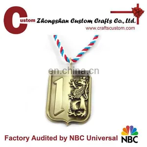 Promotional Gifts Expert Factory Custom Green Clown Photo Dome Carnival Medal thumbnail-4