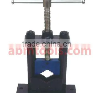 Pipe Vice - Pillar Type - Changeable Jaws thumbnail-1