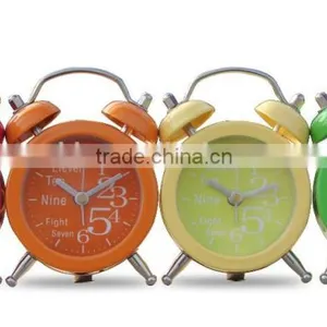 Mini Cutey Decorate Quartz Analog Metal Desk Clock thumbnail-4