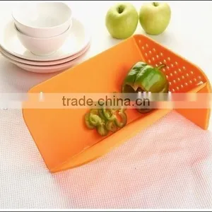 Plastic Foldable Cutting Board thumbnail-2
