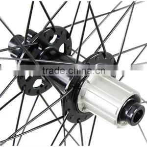 2016 Light Weight and Strong Thru Axle 29er-25c Clincher Carbon Mountain Bike Wheels 29er thumbnail-4