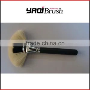 Pink Wooden Handle Fan Makeup Brush thumbnail-4
