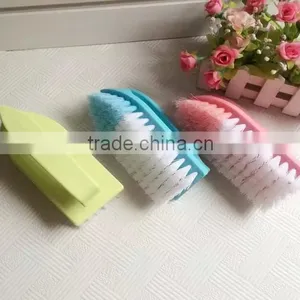 Plastic Scrubbing Brush thumbnail-1