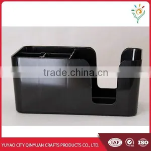 Plastic Salt and Pepper Set With Napkin Holder thumbnail-1