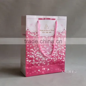 Fashionable Paper Handbag for Women's Wool Garments Colorful Shoping Hand Paper Bags Paper Hand Bag for Christmas Gift thumbnail-3