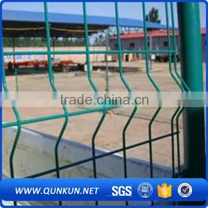 QunkunTriangular Bending Wire Mesh Fence/welded Wire Mesh Fence Panel/garden Fence thumbnail-5
